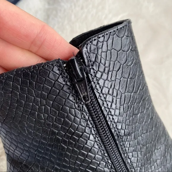🖤 ANTONIO DE FARIA BLACK GENUINE LEATHER CROC EMBOSSED CHUNKY HEEL BOOTI…