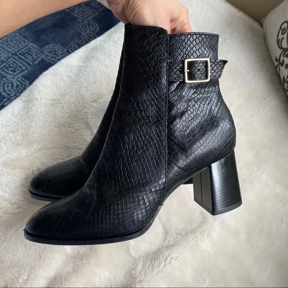 🖤 ANTONIO DE FARIA BLACK GENUINE LEATHER CROC EMBOSSED CHUNKY HEEL BOOTIES!