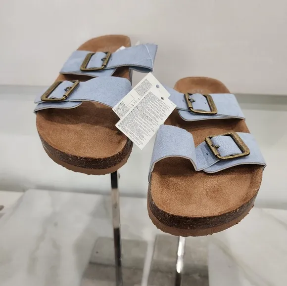 [ GAP KIDS]  NWT- boys size 3-4 light blue strappy sandal with cork and buckles.