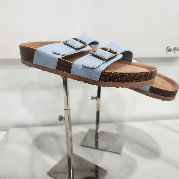 [ GAP KIDS]  NWT- boys size 3-4 light blue strappy sandal with cork and buckles.