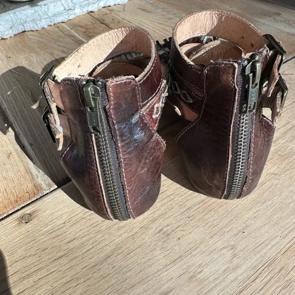 ✨ Gently Used Alina Bed Stu Sandals - Size 6 ✨