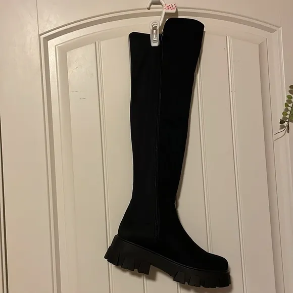 👢 over the knee boots NWOTSize 10Maybe more comfortable fit for size 9