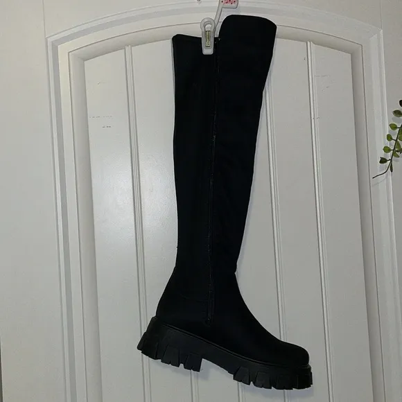 👢 over the knee boots NWOTSize 10Maybe more comfortable fit for size 9