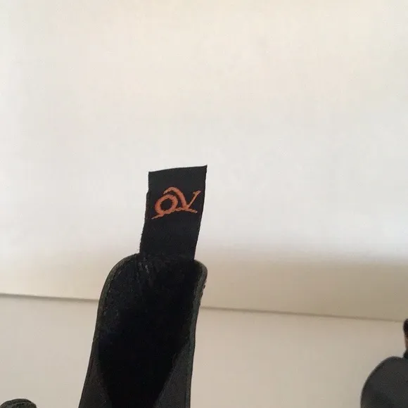 🛍️🛍️ OVO🛍️🛍️.               PATENT LEATHER RAIN BOOTS