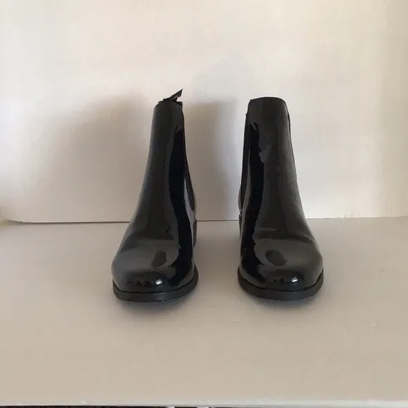🛍️🛍️ OVO🛍️🛍️.               PATENT LEATHER RAIN BOOTS