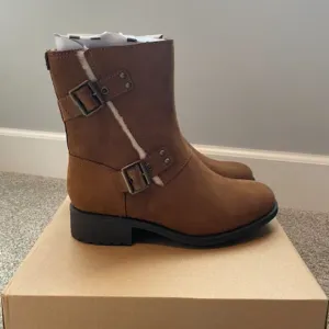 🎁 UGG Niels III Women Boots -size 8 NEW🎄