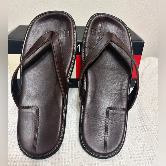 104. 🩴 Men’s Tommy Hilfiger brown leather sandals/flip flops brand new w box