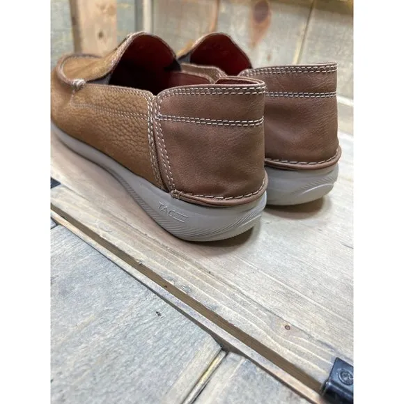 10.5M Clarks Mens Slip On Loafers Casual Shoes Tan Brown Leather