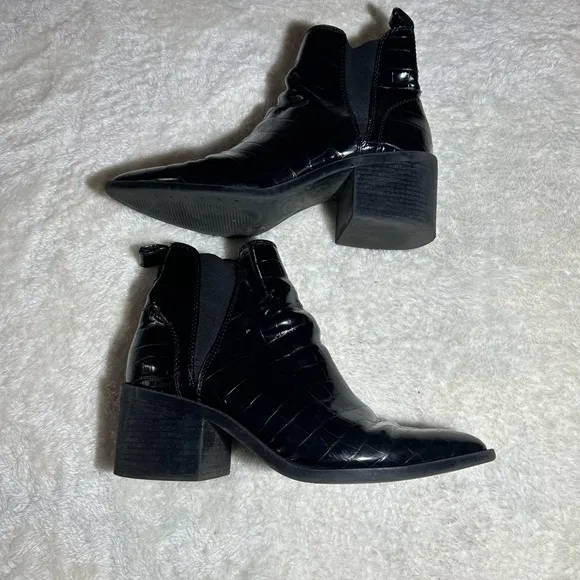 $120 Steve Madden Audience heeled ankle boots in black‎ croc size 8
