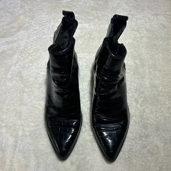 $120 Steve Madden Audience heeled ankle boots in black‎ croc size 8