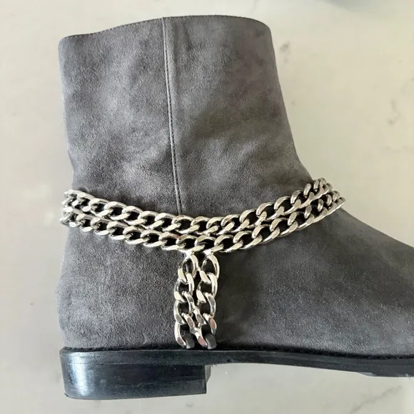 $575 STUART WEITZMAN Suede Chainit Ankle Boots Slate Gray Leather Booties SZ 6.5