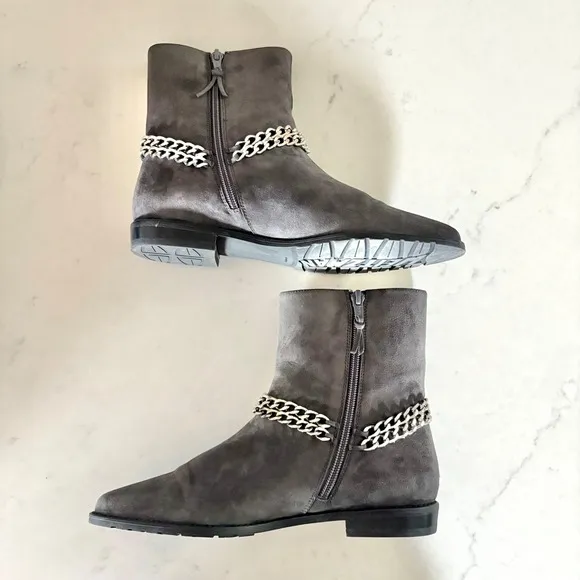 $575 STUART WEITZMAN Suede Chainit Ankle Boots Slate Gray Leather Booties SZ 6.5