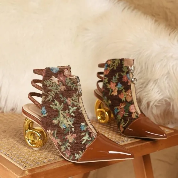8.2CM Asymmetrical Heel Fashionable Sandals, Solid Gold Stone Pattern, Zipper
