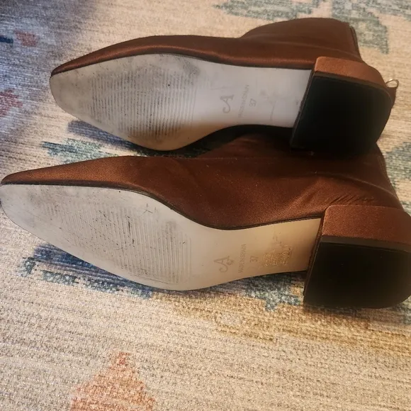 ABOUT ARIANNE Robbie Ankle Boots