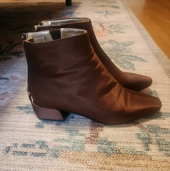 ABOUT ARIANNE Robbie Ankle Boots