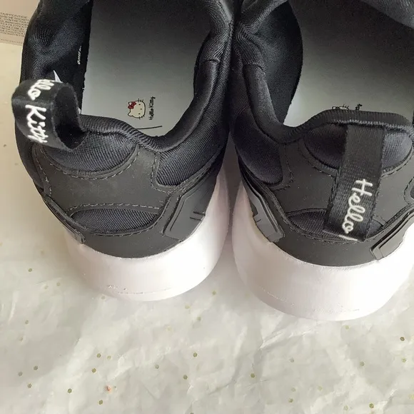 ADIDAS HELLO KITTY ORIGINALS FLEX SHOES new without  box‎ sz 3