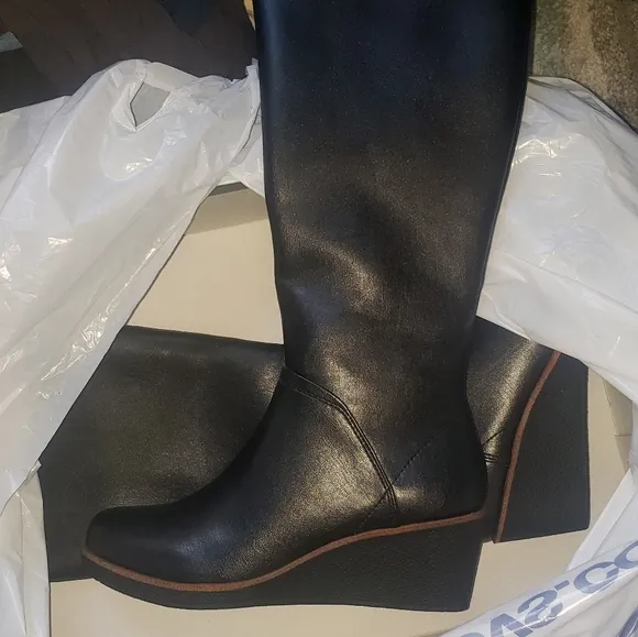 Aerosoles Boots Women's Black Binocular Faux Leather Tall Wedge Wide Calf Sz 6