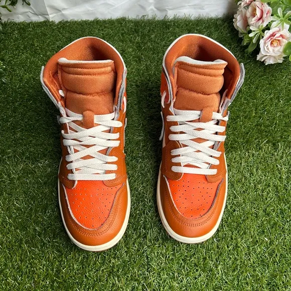 Air Jordan 1 High Method of MakeWomen's Shoes size 9.5 men 8 gently used 👟
