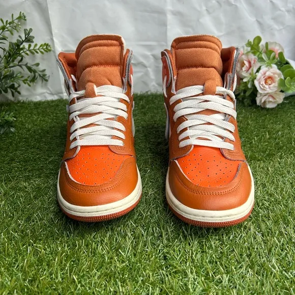 Air Jordan 1 High Method of MakeWomen's Shoes size 9.5 men 8 gently used 👟