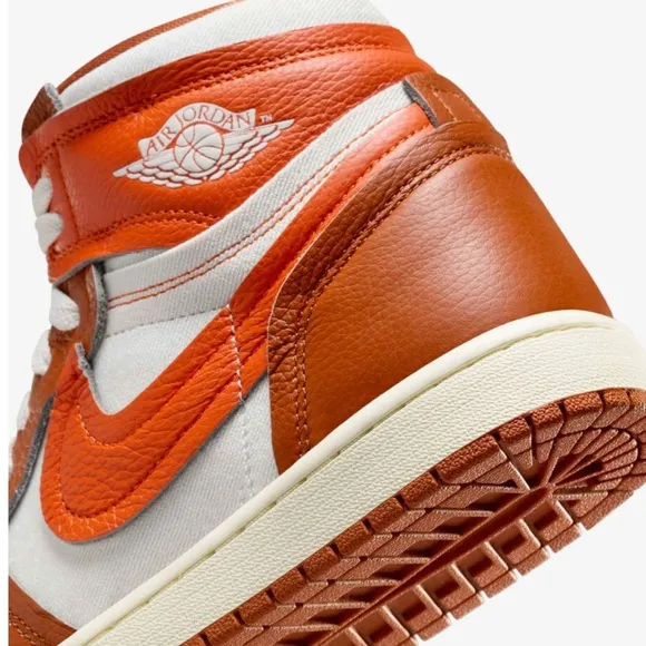 Air Jordan 1 High Method of MakeWomen's Shoes size 9.5 men 8 gently used 👟