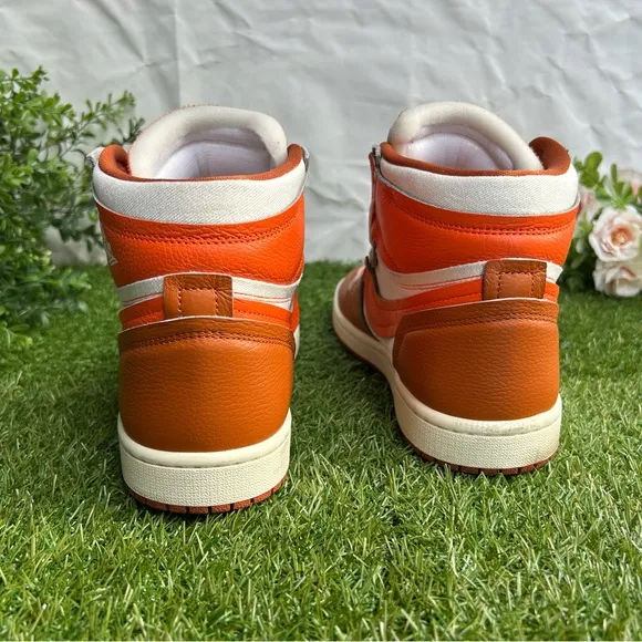 Air Jordan 1 High Method of MakeWomen's Shoes size 9.5 men 8 gently used 👟