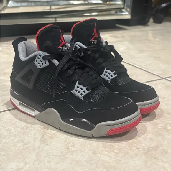 Air Jordan BREDS 4s Nike Men's Black and Red Sneakers