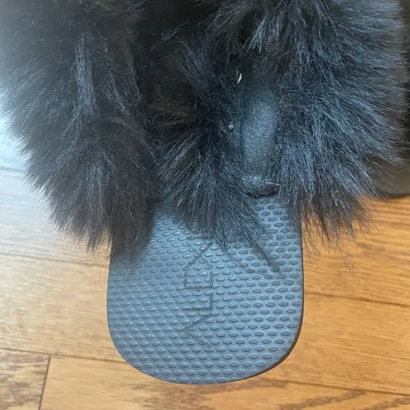 ALEXIS Faux Fur Thong Flip Flop Sandals 37/38