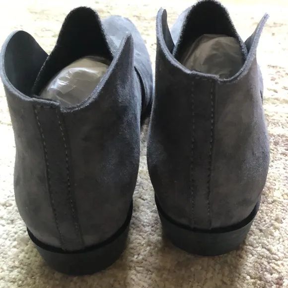 All Black Womens Capelet Suede Cap Toe Ankle Fashion BOOTS Grey Size 40.0