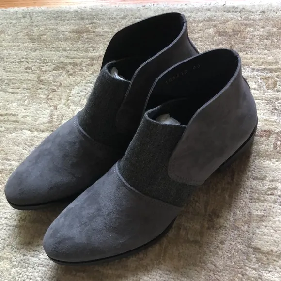 All Black Womens Capelet Suede Cap Toe Ankle Fashion BOOTS Grey Size 40.0