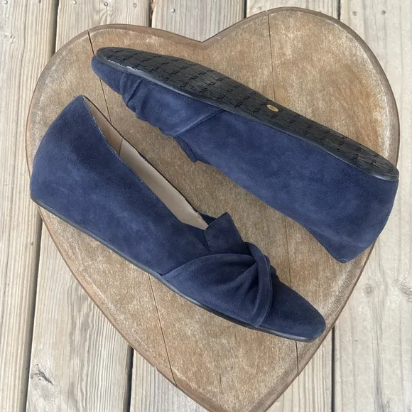 Amalfi by Rangoni Valeria Blue Suede Leather Slip On Loafers Women's Size 9.5