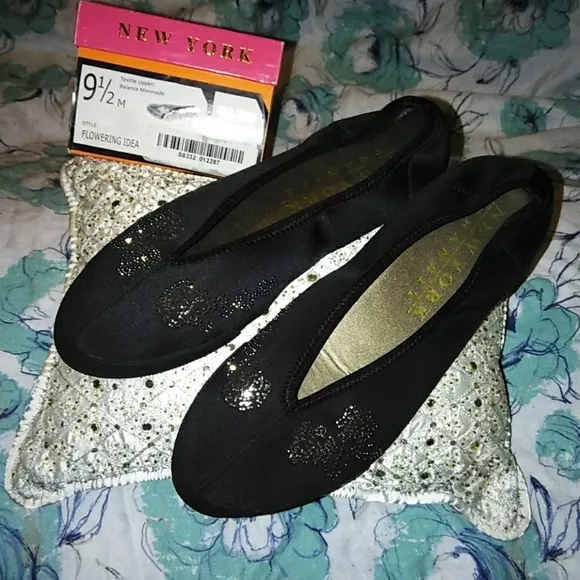 &quot;Flowering Idea&quot; Lycra Silver Sparkle Rose Shoes