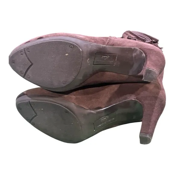 Ann Klein 7 Caroline Brown Women's Suede Ankle Boots Size 6.5.