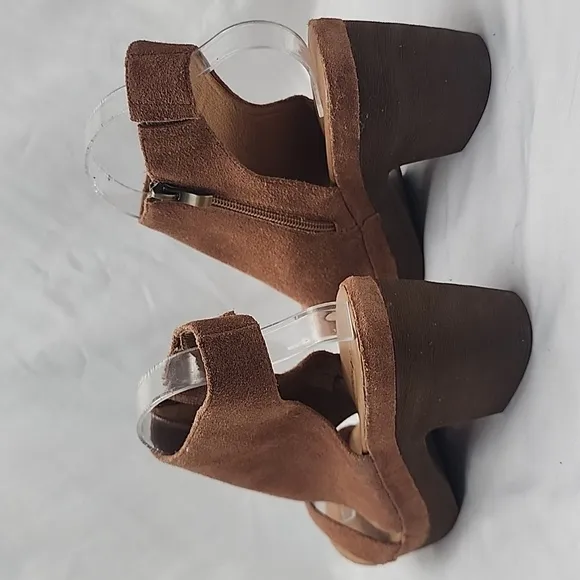 ANTELOPE I41 CUFF SANDALS TAUPE TAN SUEDE OPEN TOE BLOCK HEEL SIZE 41 NWOB