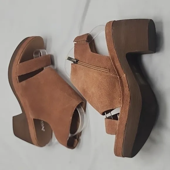 ANTELOPE I41 CUFF SANDALS TAUPE TAN SUEDE OPEN TOE BLOCK HEEL SIZE 41 NWOB