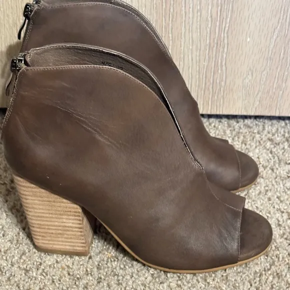 Antelope Leather Peep Toe Ankle Boots Block Heel