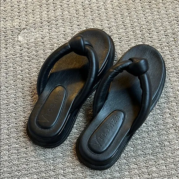 Anthropologie Vicenza Black Puffy Platform Flip Flop Sandals