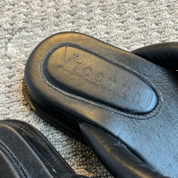 Anthropologie Vicenza Black Puffy Platform Flip Flop Sandals