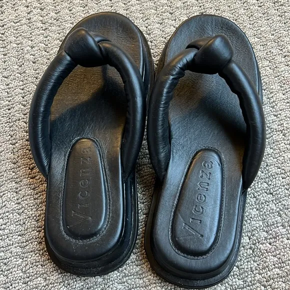 Anthropologie Vicenza Black Puffy Platform Flip Flop Sandals