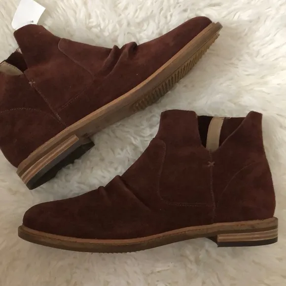 ANTHROPOLOGY Kelsi Dagger Brooklyn Latch Ankle Boots