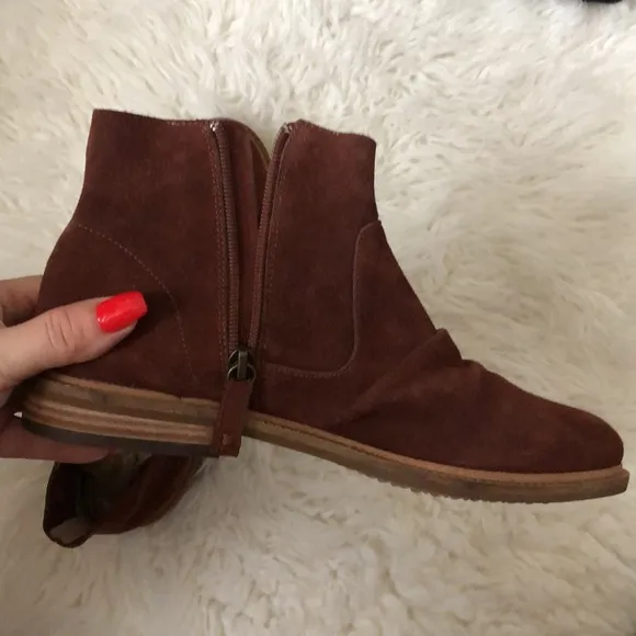 ANTHROPOLOGY Kelsi Dagger Brooklyn Latch Ankle Boots