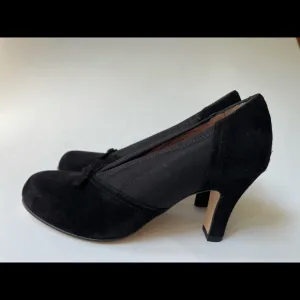 ANYI LU Heart Suede Leather Bow Elastic Side Women Pump Heel Shoes Size 37.5 EUR