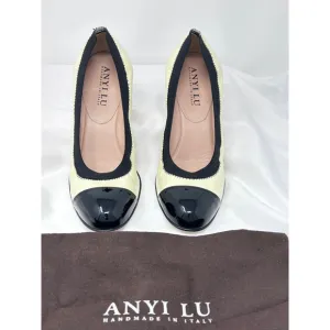 Anyi Lu Patent Leather Kitten Heels Size 39 Cream and Black