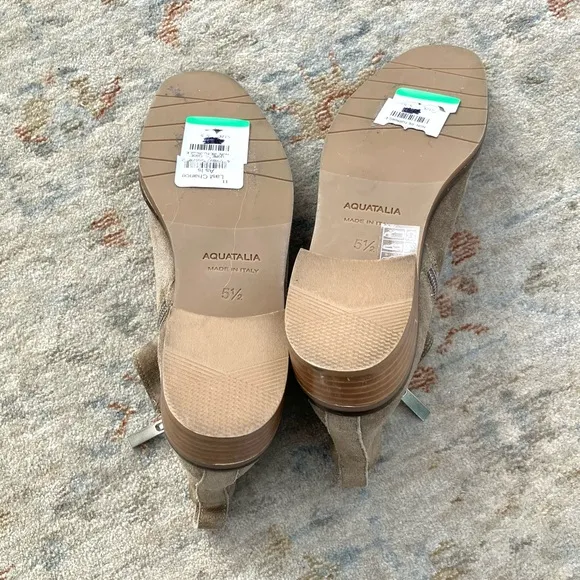 Aquatalia Carisa NWT New Tan Suede Ankle Boots Sz 5.5