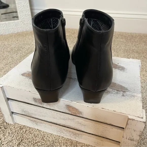 Aquatalia Fosca Black Soft Leather Mod Ankle Booties