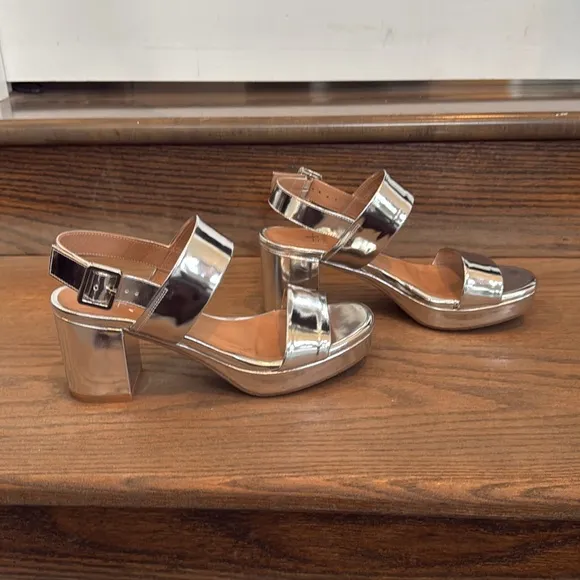 Aquatalia platform sandals