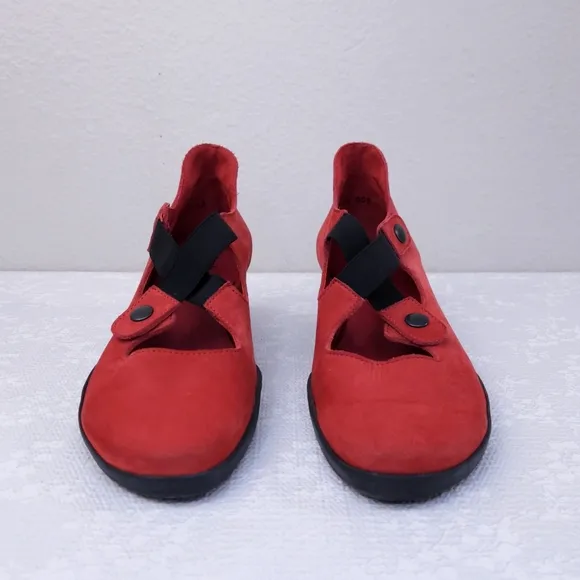 ARCHE Red Nubuck Mary Jane Pumps Criss-Cross Straps EU 38
