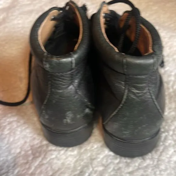 Ariat boots size 7 B