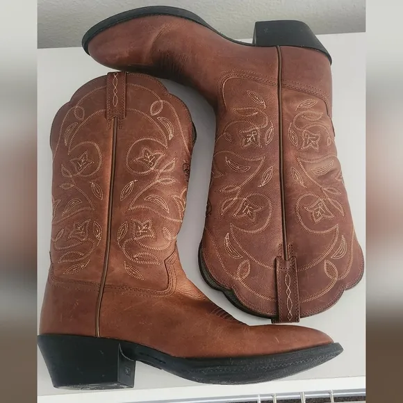 Ariat Brown Heeled Boots with Intricate Detailing