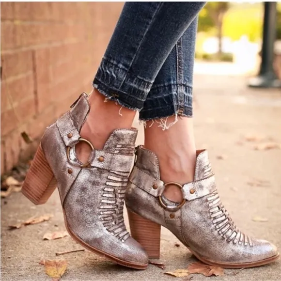 Ariat Unbridled Jaelle Western Leather Metallic Zipper Ankle Booties Boots