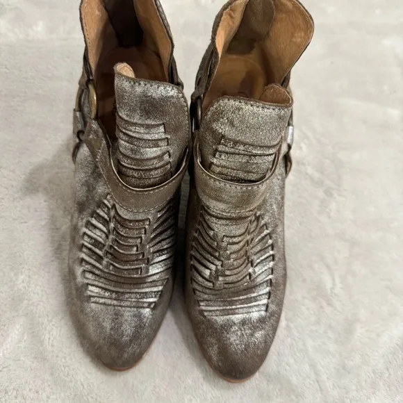Ariat Unbridled Jaelle Western Leather Metallic Zipper Ankle Booties Boots